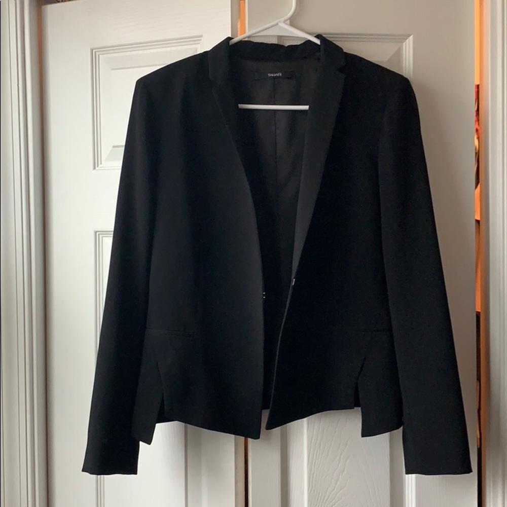 Tahari blazer